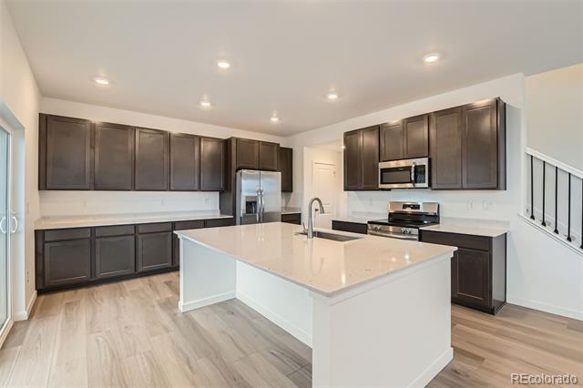 Foto del edificio - 4858 Astor Pl