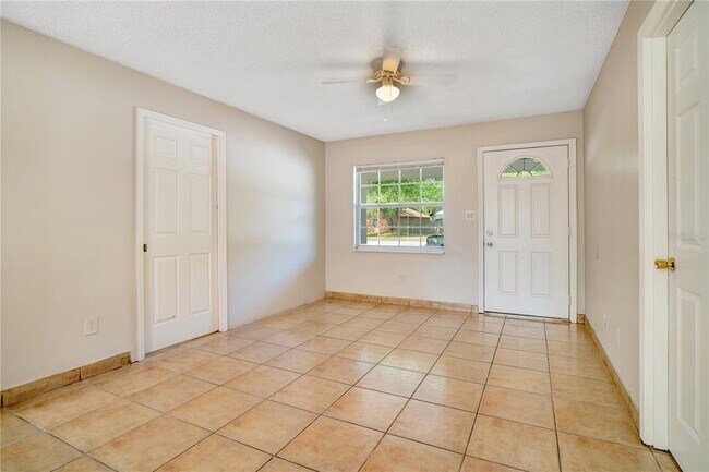 Foto del edificio - 2853 Sanford Ave