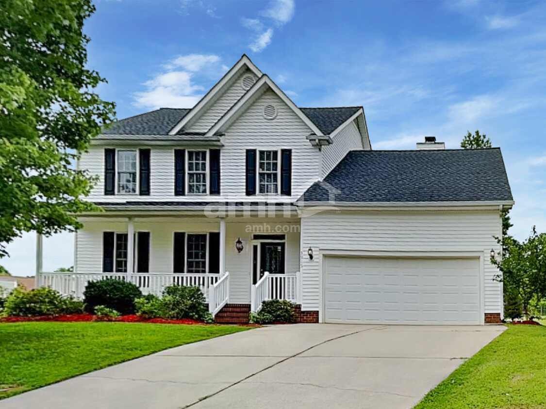 Foto principal - 3915 Red Hill Ct