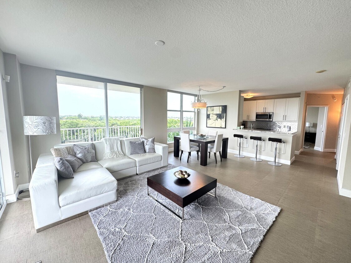 Foto principal - 700 E Boynton Beach Blvd