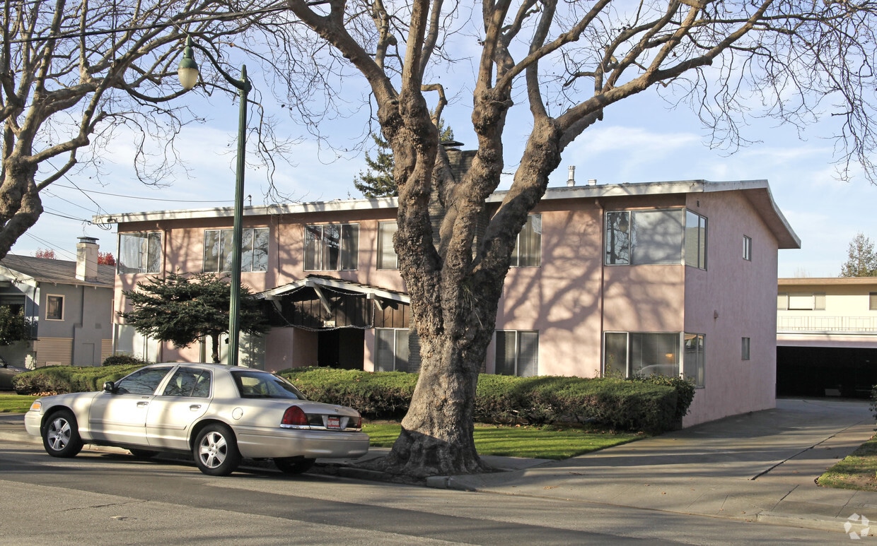 Primary Photo - 1115 Central Ave
