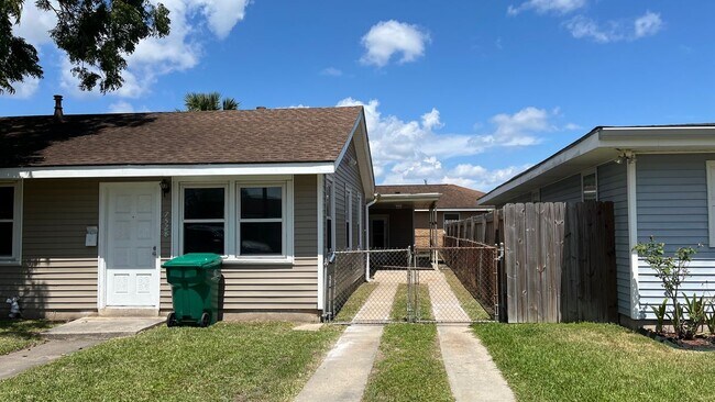 Building Photo - 7528 St Anthony St