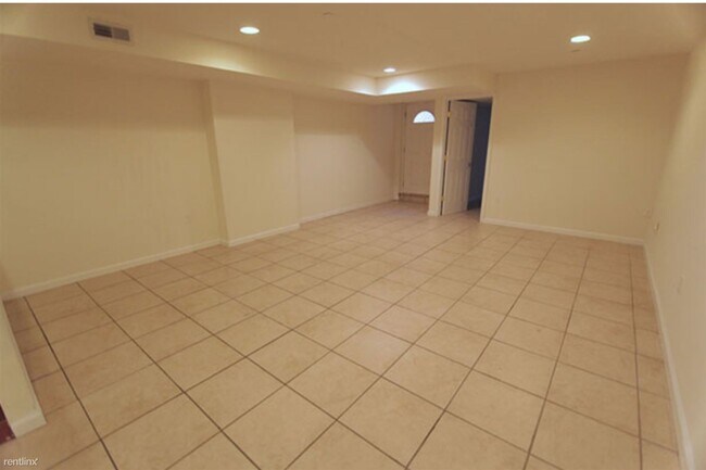 Building Photo - 5 br, 3 bath Duplex - 1836 N 16TH ST Unit A