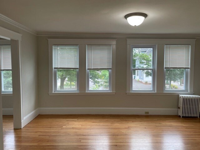 Foto del edificio - 229 Langley Rd