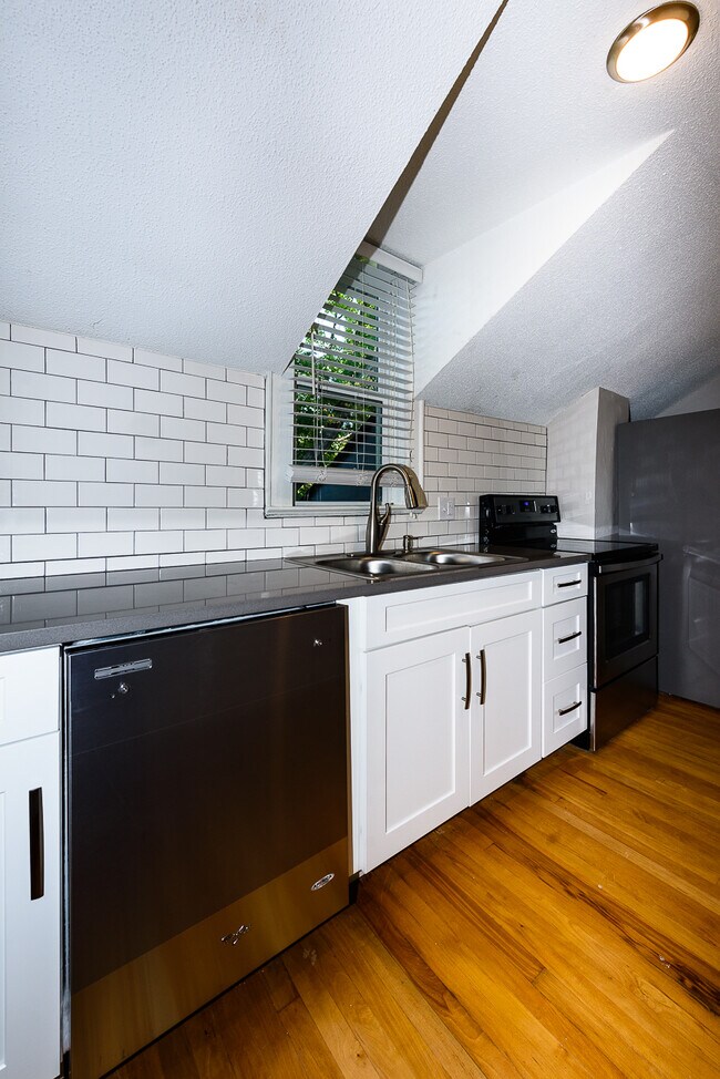COCINA - 715 Watson Ave.