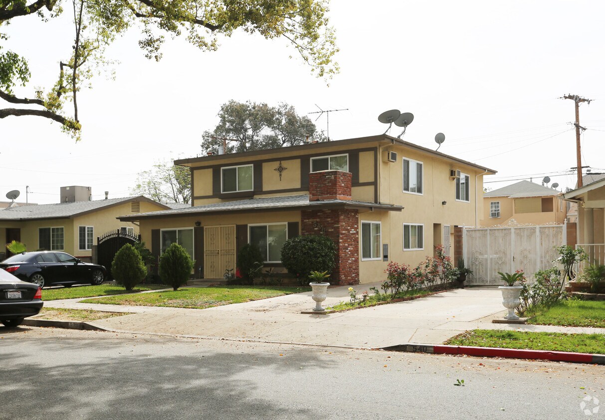 Primary Photo - 536 Milford St