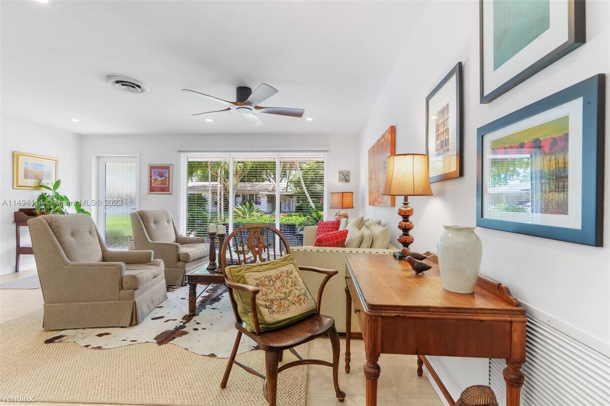 Foto principal - 3 br, 2 bath House - 1639 NE 27th Dr