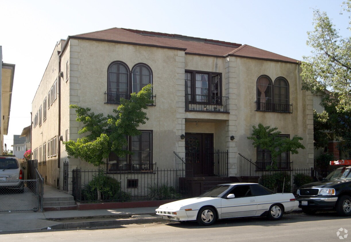 Primary Photo - 324 N Matthews