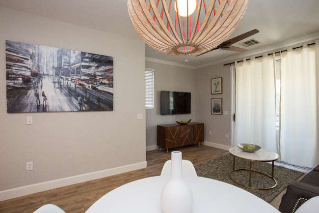 Foto del edificio - 4465 E Paradise Village Pkwy S