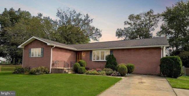 Building Photo - 24 Carl Sandburg Dr