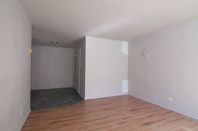 Building Photo - Le Montfort