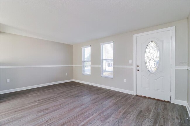 Foto del edificio - 6402 Bandura Ave