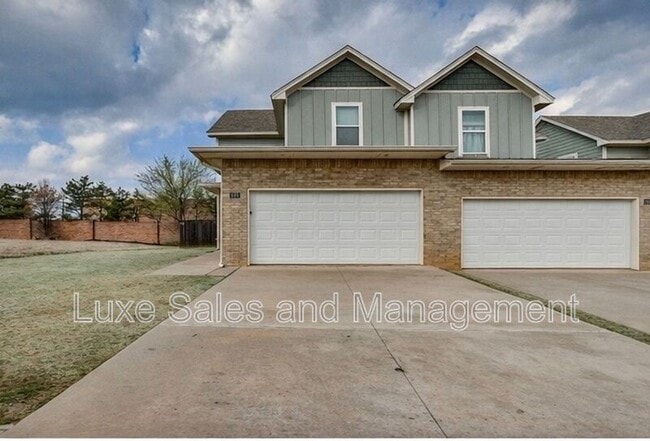 Building Photo - 2225 Camino Del Plaza Ln