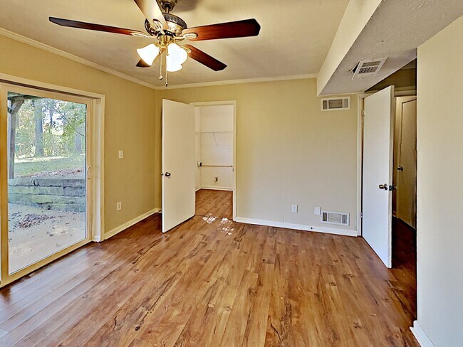 Foto del edificio - 4810 Hull Rd SE