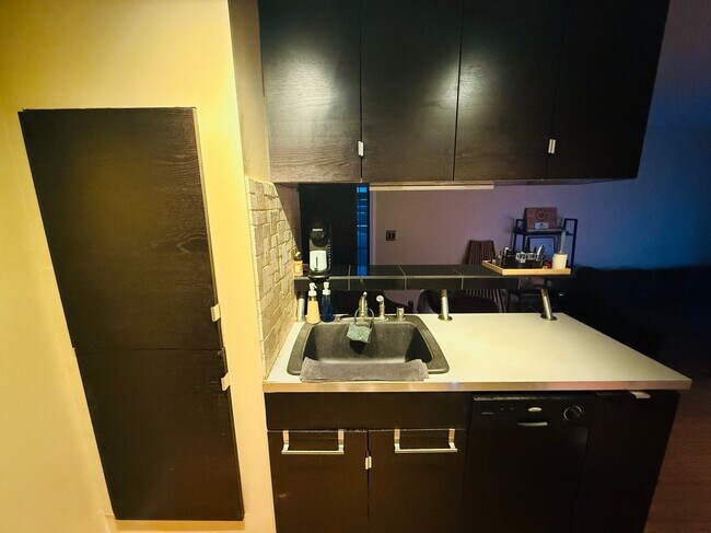 Foto del edificio - 2434 Ozone Ct