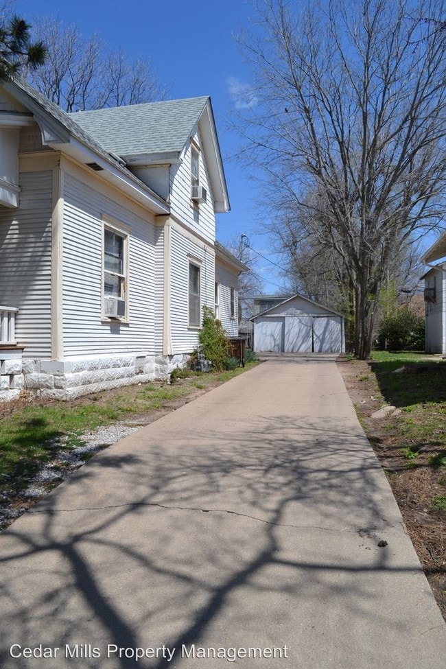 Building Photo - 2 br, 1 bath Apartment - 1642 N. Holyoke