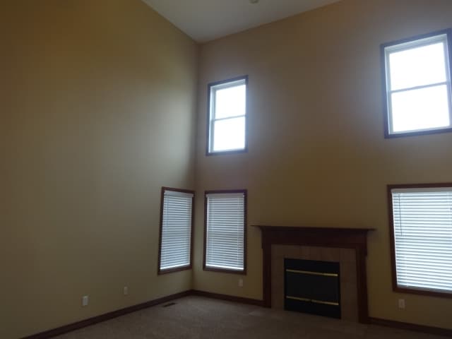 Building Photo - 987 Washington St