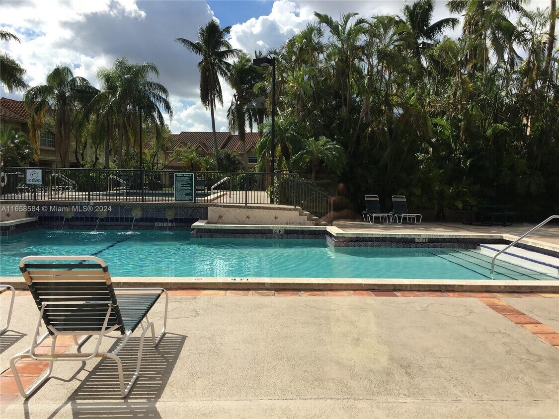 Foto principal - 18316 NW 68th Ave