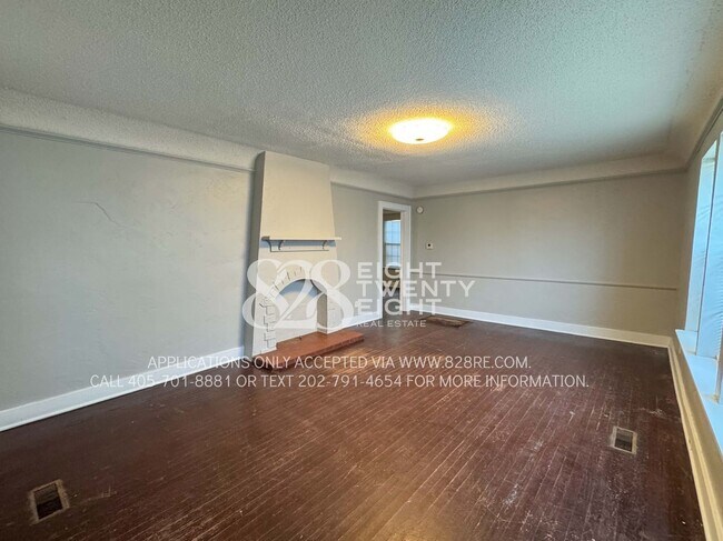 Building Photo - Historic 1 Bed/1 Bath with Bonus Room Dupl...