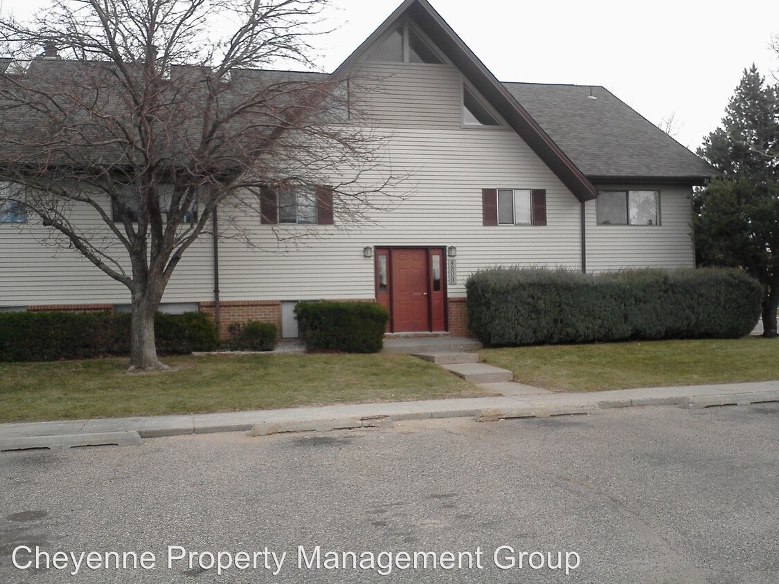 Primary Photo - 4725 E 13th St