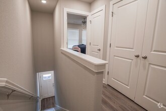 Building Photo - 753 N Honey Locust Bnd