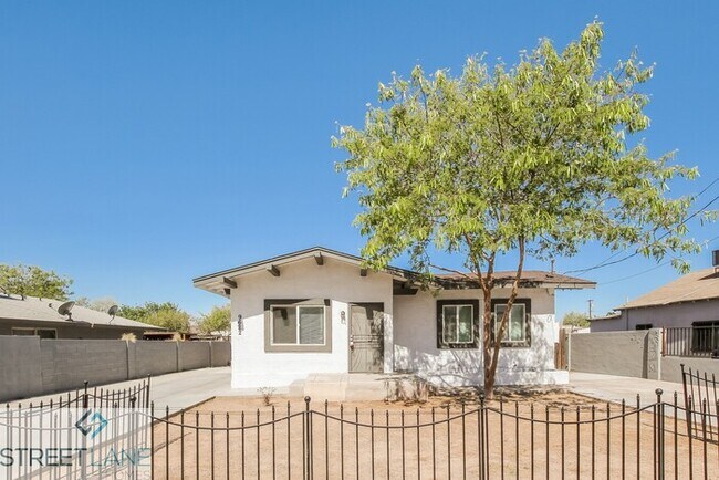 Building Photo - Charming 3 Bedroom in Phoenix!