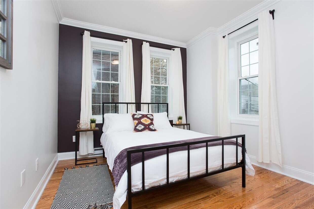 Primary Photo - 372 Communipaw Ave