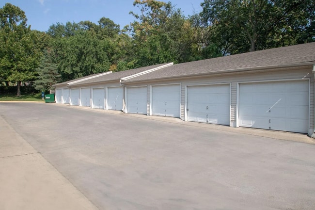 Building Photo - 649 Parkwild Dr