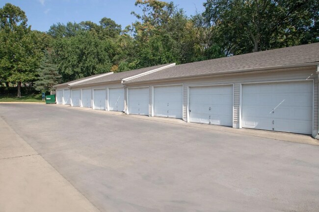 Building Photo - 649 Parkwild Dr