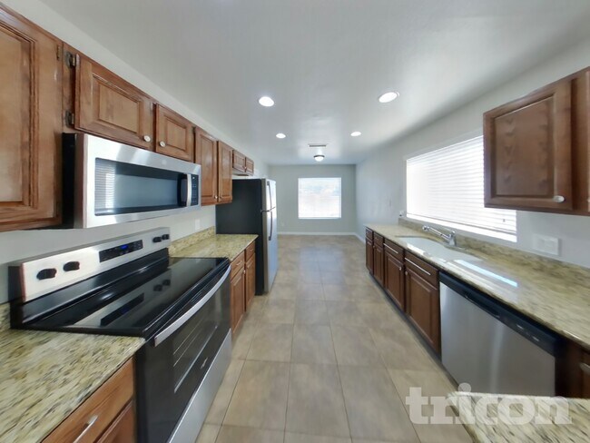 Foto del edificio - 10044 W Highland Ave