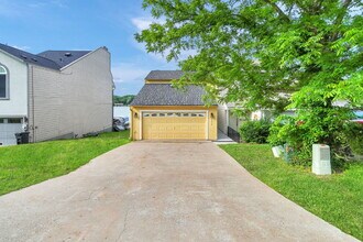 Building Photo - 1216 Lake View Dr