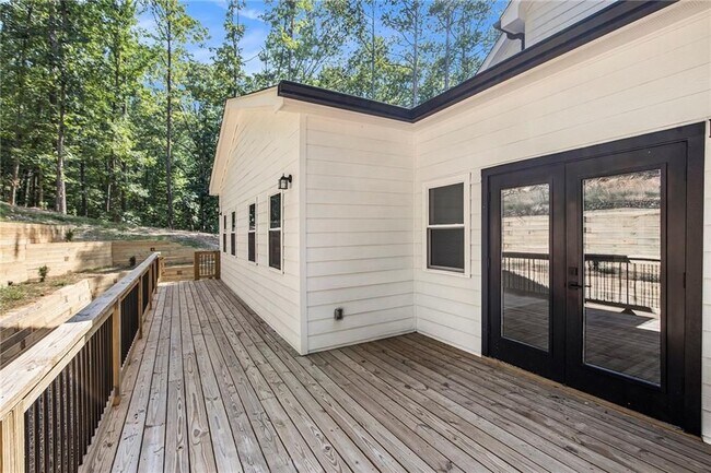 Building Photo - 3220 Sweetbriar Dr