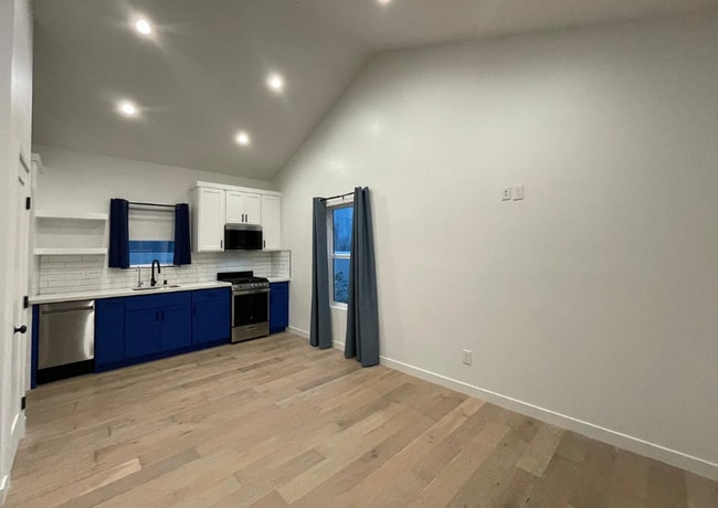 Foto del edificio - 2248 Elmgrove St