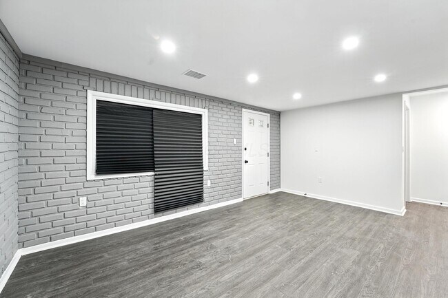 Foto del edificio - 354 Fernhill Ave