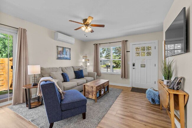 Foto del edificio - Charming & centrally located- Avail October 1st thru May 31st.