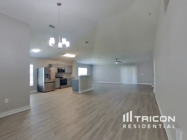 Building Photo - 76564 Longleaf Loop