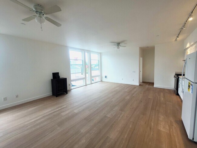 Foto del edificio - Spacious and Updated 1 Bedroom - H street 2C