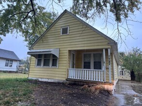 Building Photo - 1724 S Palisade St