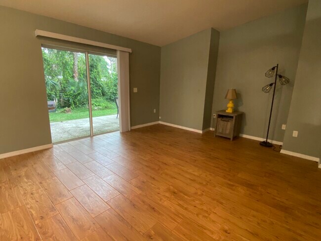 Foto del edificio - 3919 Sunset Cove Dr