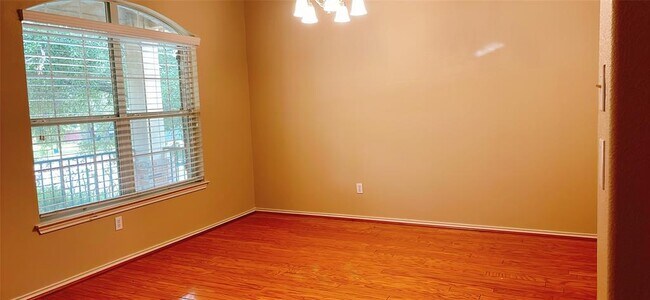 Building Photo - 2705 Blackstone Cove