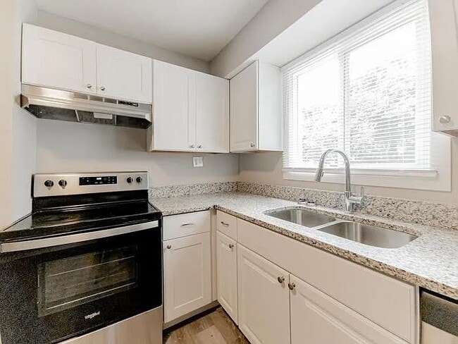 Foto del edificio - 10909 Pear Tree Ln