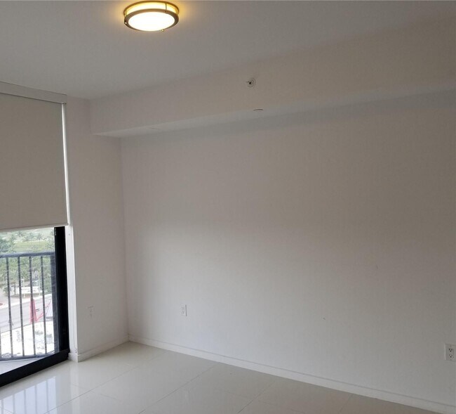 Building Photo - 5168 NW 84th Ave