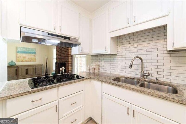 Building Photo - 5609 Seminole Way