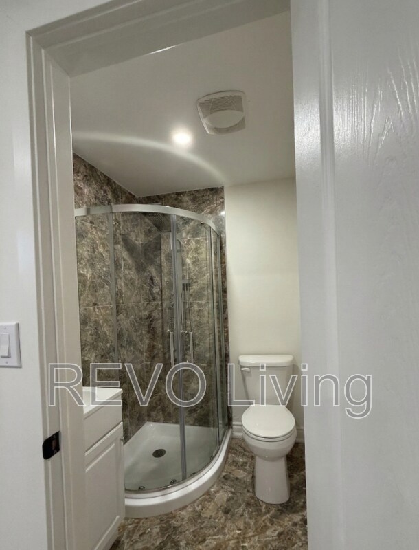 Photo du bâtiment - 7800 Lundy's Ln