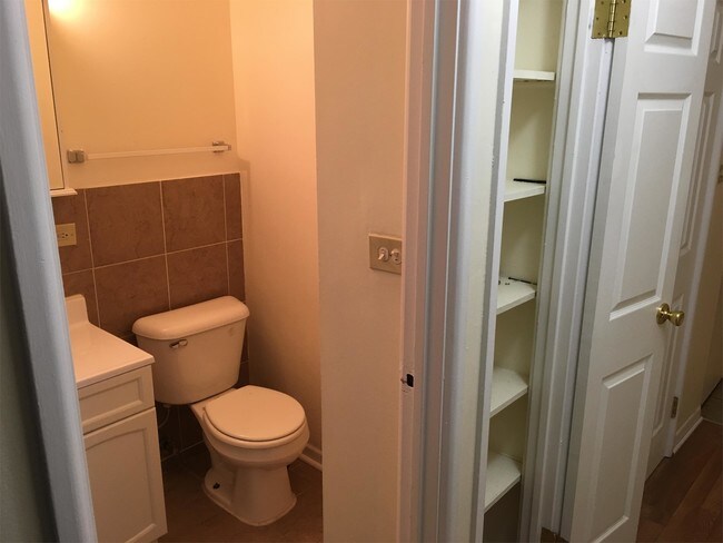 Foto del edificio - 10120 Holly Ln