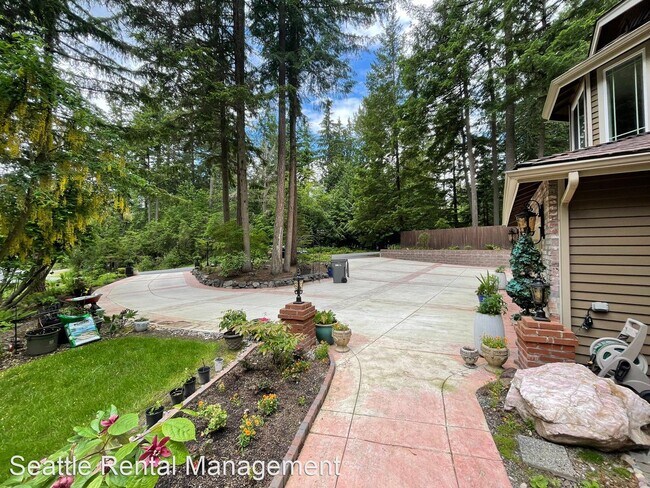 Building Photo - 4 br, 3.5 bath House - 24313 107th Dr SE