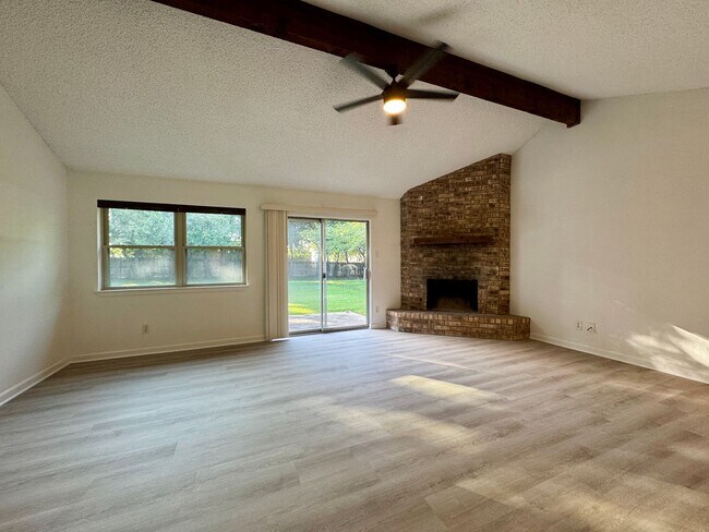 Foto del edificio - Updated Single Family Home | Midway ISD