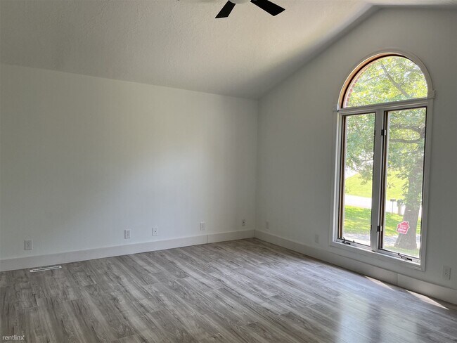 Building Photo - 3 br, 3 bath House - 124 Sunset Loop