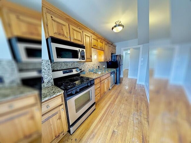 Foto del edificio - Amazing Top Floor 2bedroom w/Den Plaza Con...