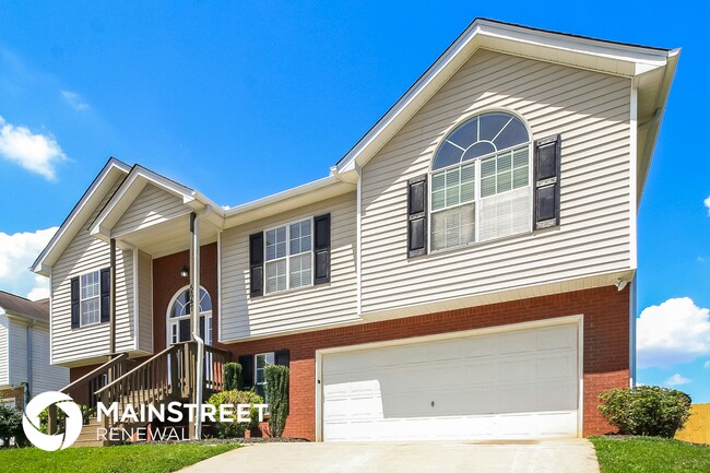 Building Photo - 5847 Colonnade Dr